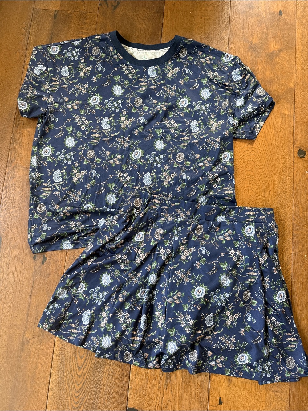 Tuckernuck navy wildflower athleisure set